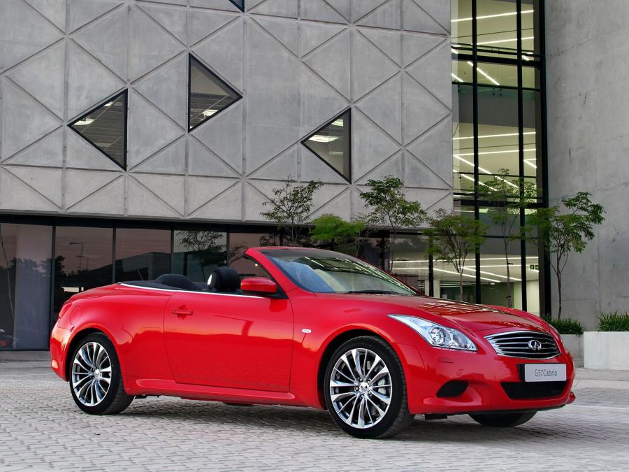  Infiniti G37 Convertible 2012 года  (ZA) (фото 2 из 8)
